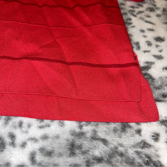 St. John Sweater - Picture 2 of 11